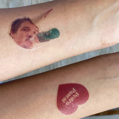 Set tatuajes Pedro Pascal